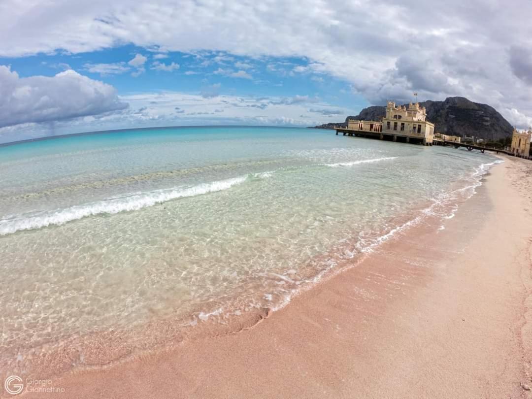 Home Sweet Home Sea Монделло Екстер'єр фото